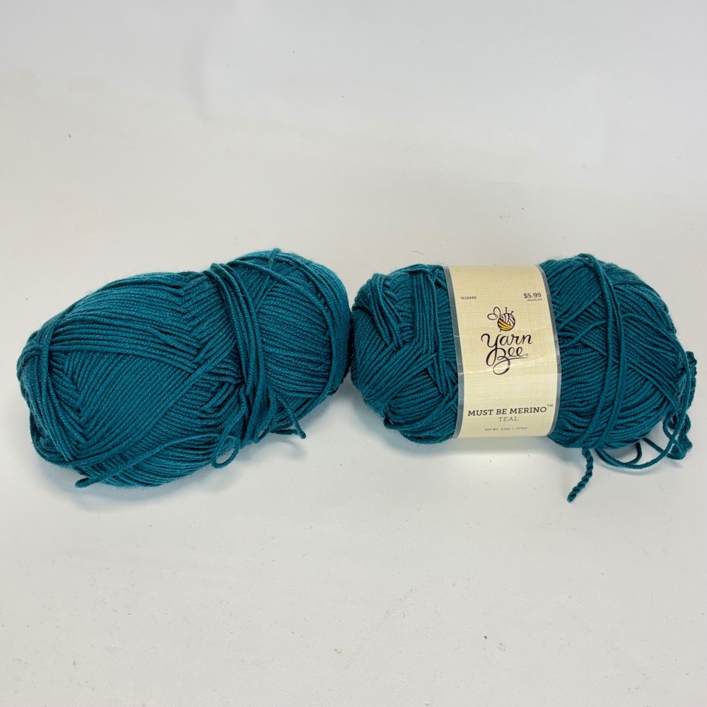 Yarn Bee Must Be Merino Yarn 2 Skeins Teal 3.5oz 227yd Wool Blend 85 23533